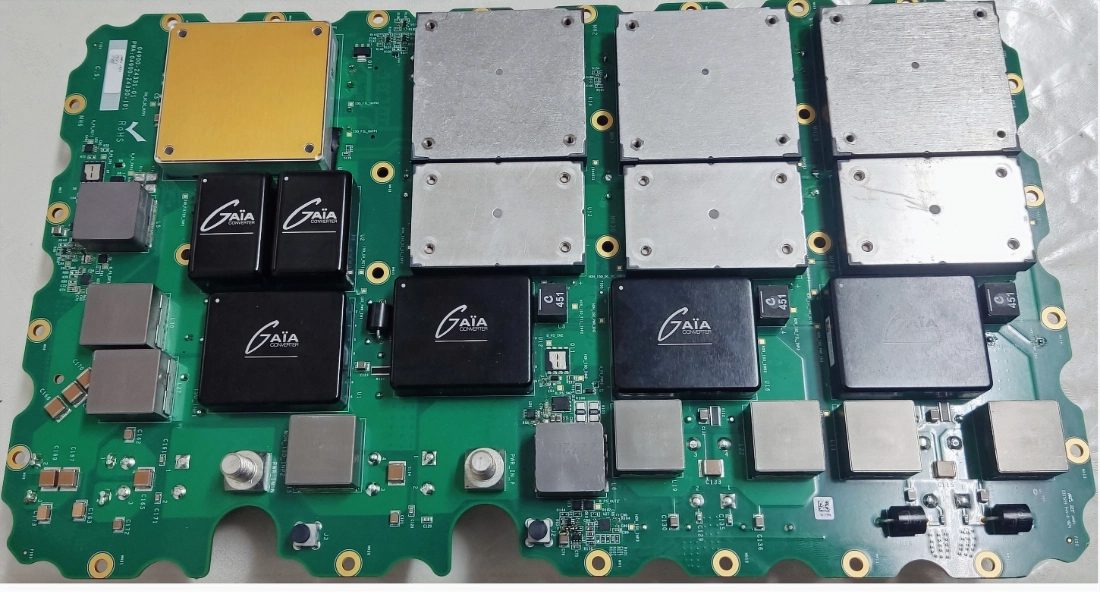 Power distribution unit top side